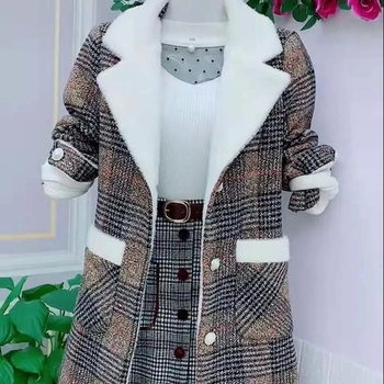 Korejski stil chenille kaput s krznenim ovratnikom i rukavima u obliku rogova, kratka duljina