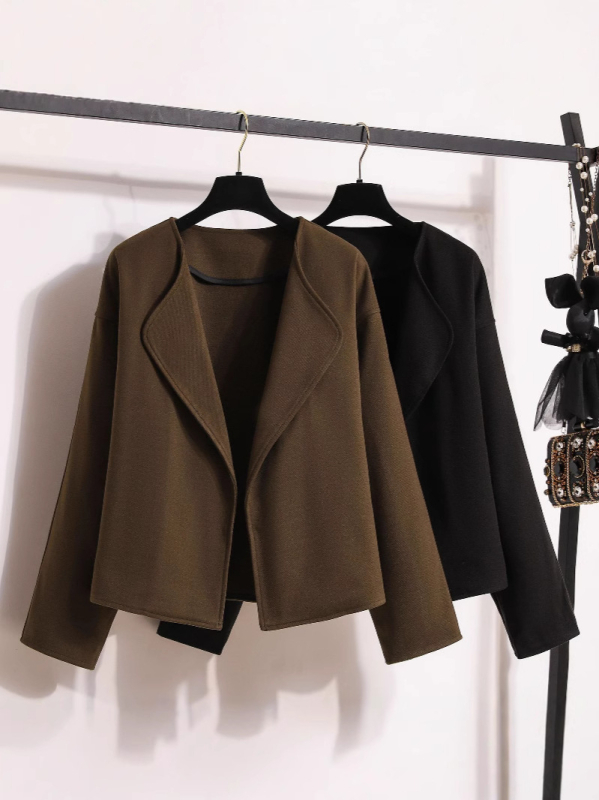 Дамско палто свободен силует от полиестер и еластан, поло яка, дълги ръкави, есен 2024 ретро стил.