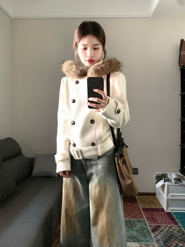 Jakna od chenillea sa spandexom, kapuljača, krzneni ovratnik, dvostruko kopčanje, kratka duljina, udoban kroj