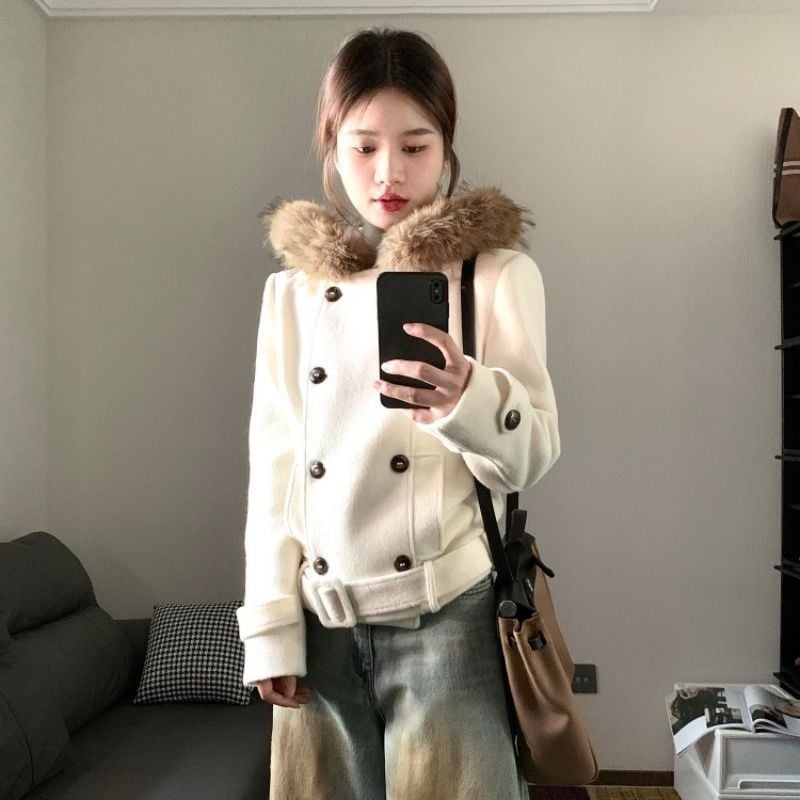 Jakna od chenillea sa spandexom, kapuljača, krzneni ovratnik, dvostruko kopčanje, kratka duljina, udoban kroj