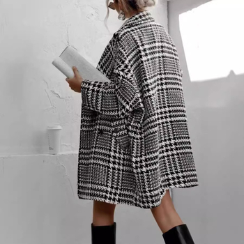 Ženski kaput s houndstooth karom, debeo, podstava, labav kroj, dvostruko kopčanje, ovratnik od sakoa