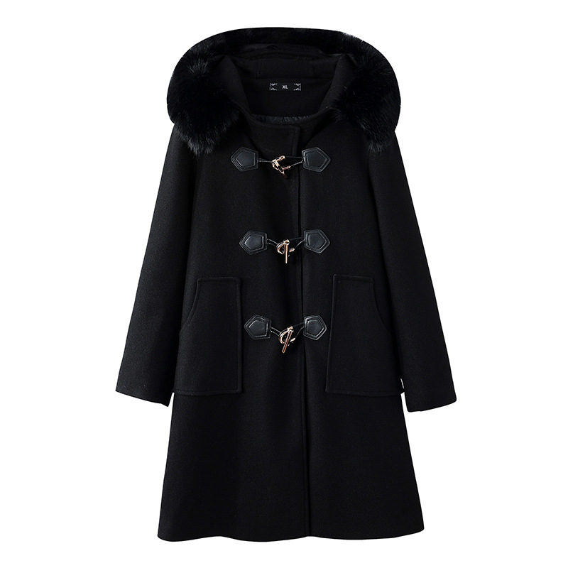 Ženski dugi kaput s kapuljom od poliestera, jednostruko zatvaranje gumbima, jednobojna boja, opuštena silueta.