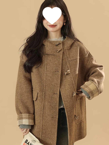 Ženski kaput s kapuljom i gumbima od roga - normalna duljina, dugi rukavi, poliester 90–95%, zima 2025, japansko-korejski ležerni stil