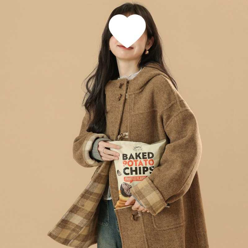 Ženski kaput s kapuljom i gumbima od roga - normalna duljina, dugi rukavi, poliester 90–95%, zima 2025, japansko-korejski ležerni stil