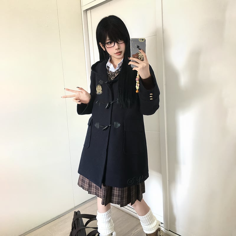 Palton cu glugă, nasturi din corn, buzunare | Lână sintetică, lungime scurtă, iarna 2024, stil japonezo-coreean