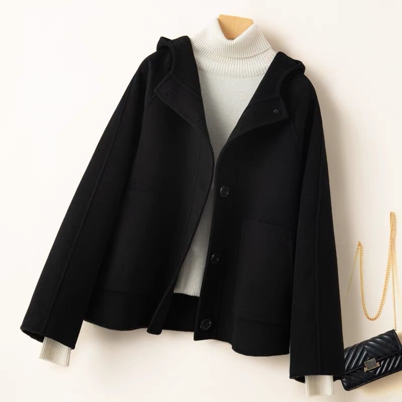 Ženski dvostrani vuneni kaput od Chenille materijala, jednofarbni, kratki kroj, kapuljača, jednostruko kopčanje, džepovi