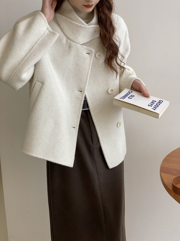 Trumpas paltas su stovinčia apykakle, vilnos-elastano mišinys, japonų-korejiečių kasdienis stilius, vienos eilės mygtukų uždarymas