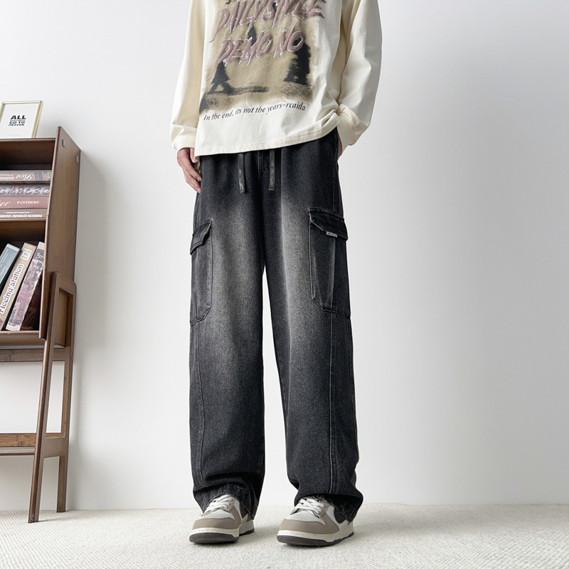 Дънки с прав крак, средно висока талия, памучно-бленд (61.3% памук, 25.8% полиестер, 12.9% регенерирана целулоза), измит финал, 5-джобен дизайн