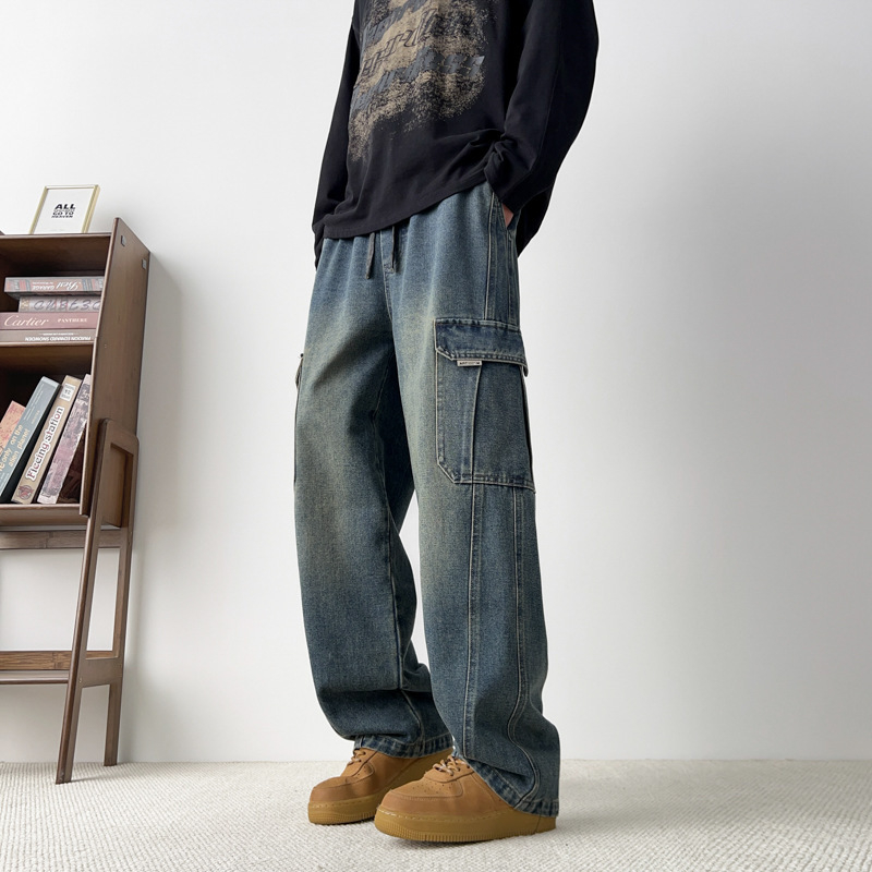 Дънки с прав крак, средно висока талия, памучно-бленд (61.3% памук, 25.8% полиестер, 12.9% регенерирана целулоза), измит финал, 5-джобен дизайн