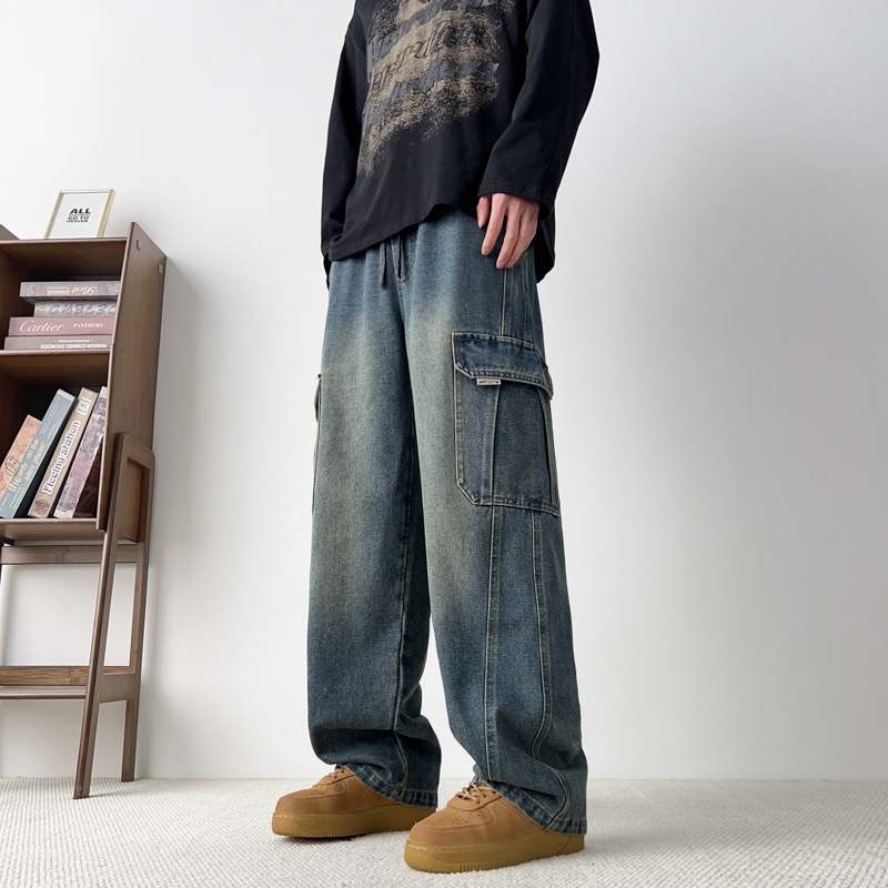 Дънки с прав крак, средно висока талия, памучно-бленд (61.3% памук, 25.8% полиестер, 12.9% регенерирана целулоза), измит финал, 5-джобен дизайн