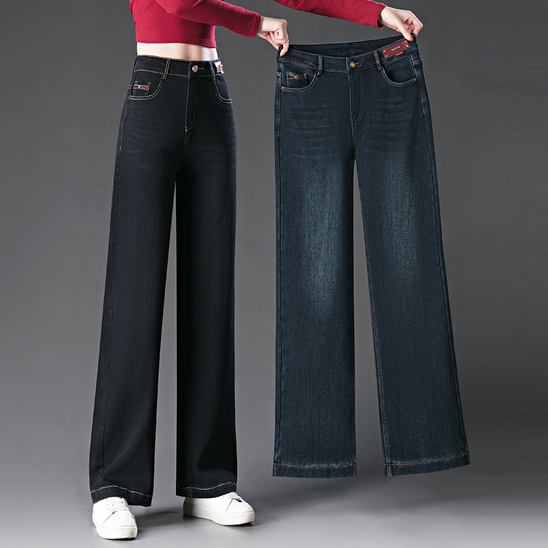 Дънкови панталони с прав силует, висока талия; деним памук 50-70% и еластан <30%; панели пачворк; пролет 2025