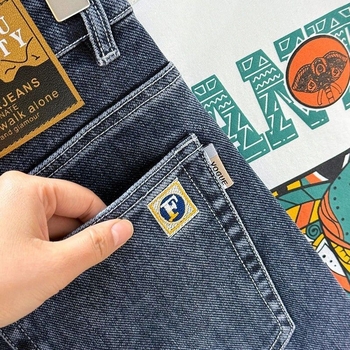 Muške traperice s izvezenim detaljima – Slim-Fit, retro ravnog kroja, zip, mikroelastični poliester