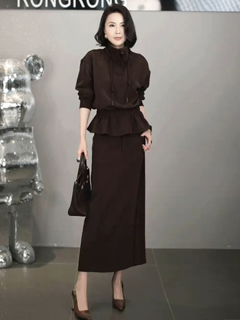 Pamukasti dvodjelni set: top s dugim rukavom i suknja visokog struka, korejski stil casual, gradski svakodnevni stil, jesen 2024