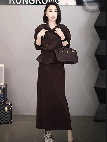 Pamukasti dvodjelni set: top s dugim rukavom i suknja visokog struka, korejski stil casual, gradski svakodnevni stil, jesen 2024