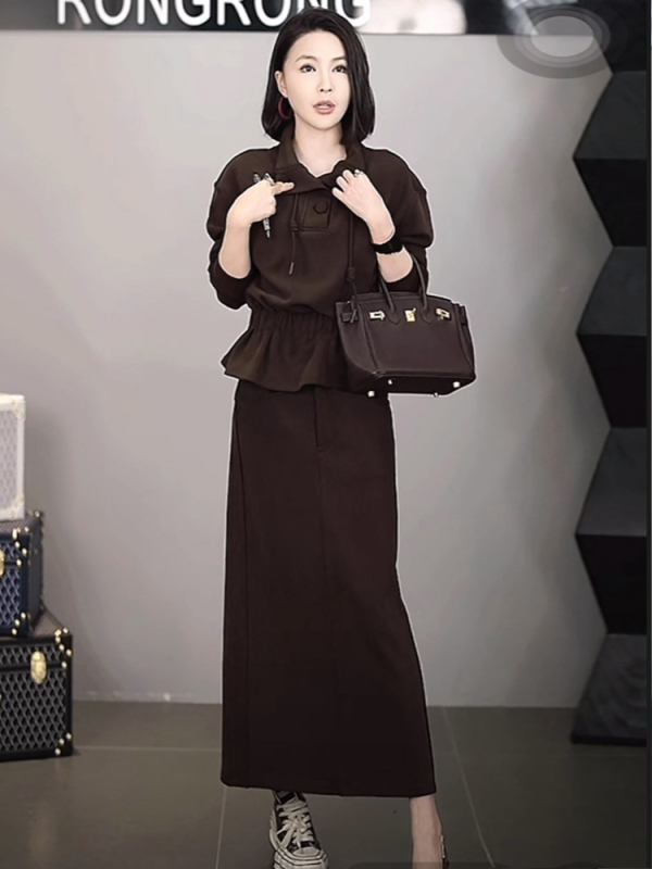 Pamukasti dvodjelni set: top s dugim rukavom i suknja visokog struka, korejski stil casual, gradski svakodnevni stil, jesen 2024