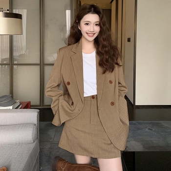 Ženski kostim s suknjom u prugama, proljeće 2024, tkanina pamuk-poliester, vlakno poliester, dugi rukavi, poslovni ležerni stil