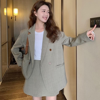 Ženski kostim s suknjom u prugama, proljeće 2024, tkanina pamuk-poliester, vlakno poliester, dugi rukavi, poslovni ležerni stil