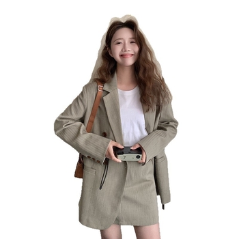 Ženski kostim s suknjom u prugama, proljeće 2024, tkanina pamuk-poliester, vlakno poliester, dugi rukavi, poslovni ležerni stil