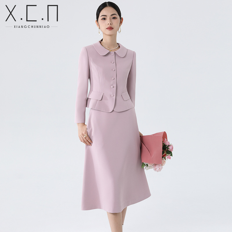 Profesionālā sieviešu kostīmu svārki, vidējā garuma, garas piedurknes, poliesters ar mazāk nekā 30% spandeksa, rudens 2024, biroja stils