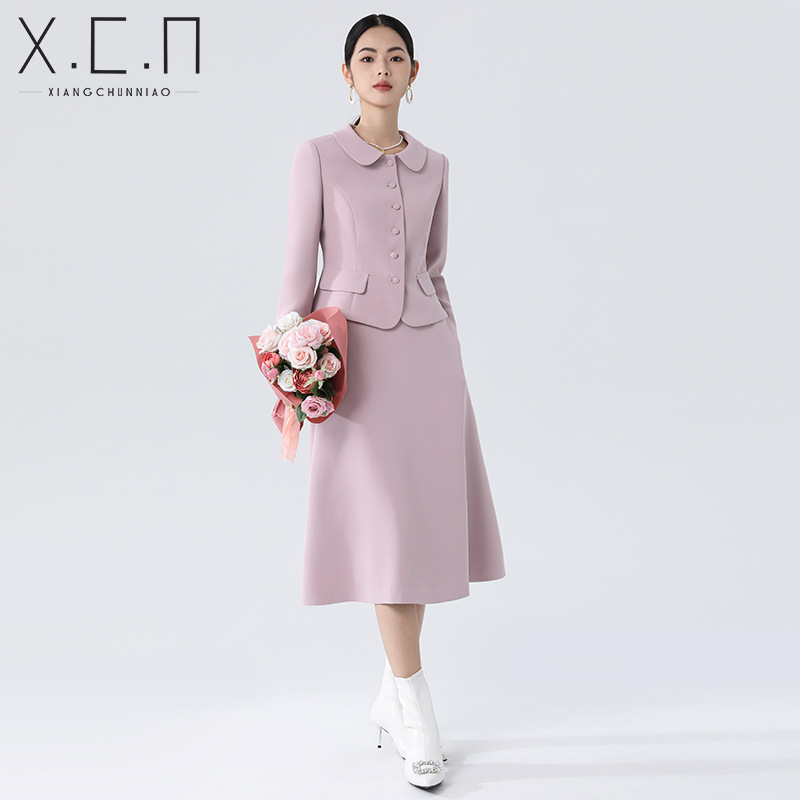 Profesionālā sieviešu kostīmu svārki, vidējā garuma, garas piedurknes, poliesters ar mazāk nekā 30% spandeksa, rudens 2024, biroja stils