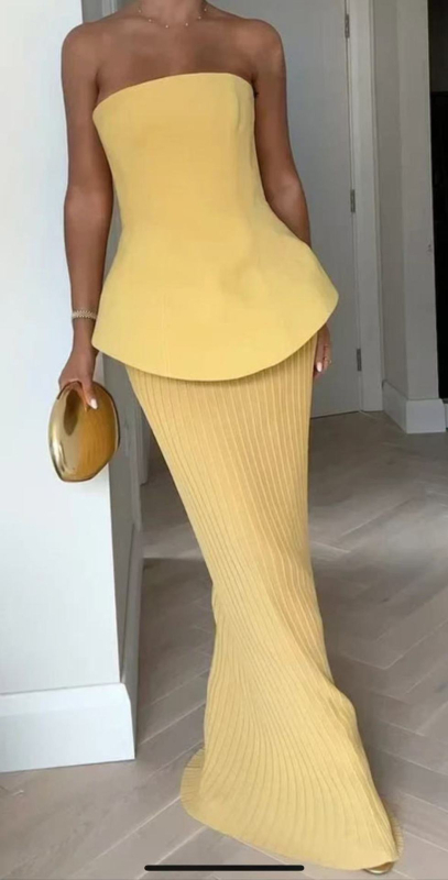 Костюм с пола и топ без презрамки: плисирана мини пола с висок талия; едноцветен; без ръкави; полиестер с еластан (Едноцветен; Без ръкави; Полиестер с еластан; Лято 2025)