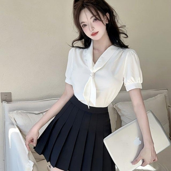 Divdaļīgs biroja komplekts: top ar īsām piedurknēm un plisēta svārka, Chenille audums ar elastānu 50–70%, biroja stils, pavasaris 2025