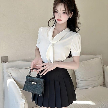 Divdaļīgs biroja komplekts: top ar īsām piedurknēm un plisēta svārka, Chenille audums ar elastānu 50–70%, biroja stils, pavasaris 2025