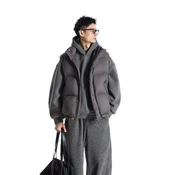 Puffer vest sa zipom i stojećim ovratnikom, 86–90% guščji down, nadjev 100–150 g, najlonska vanjska strana