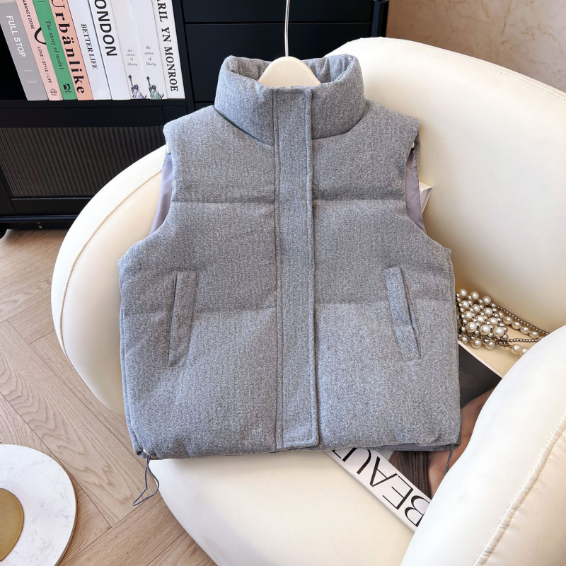 Vesta sa stojećim ovratnikom, vunena tkanina, punjenje od poliestera i pamuka, jednobojna, zatvarač, opuštena silueta, elegantan gradski stil, 2025 ljeto