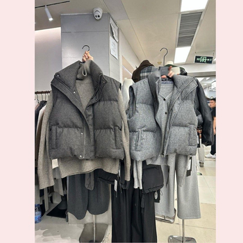 Ženski bezrukavni prsluk s polo ovratnikom, Chenille tkanina, ispun od imitacijske svile i pamuka, prednji zatvarač, redovna duljina