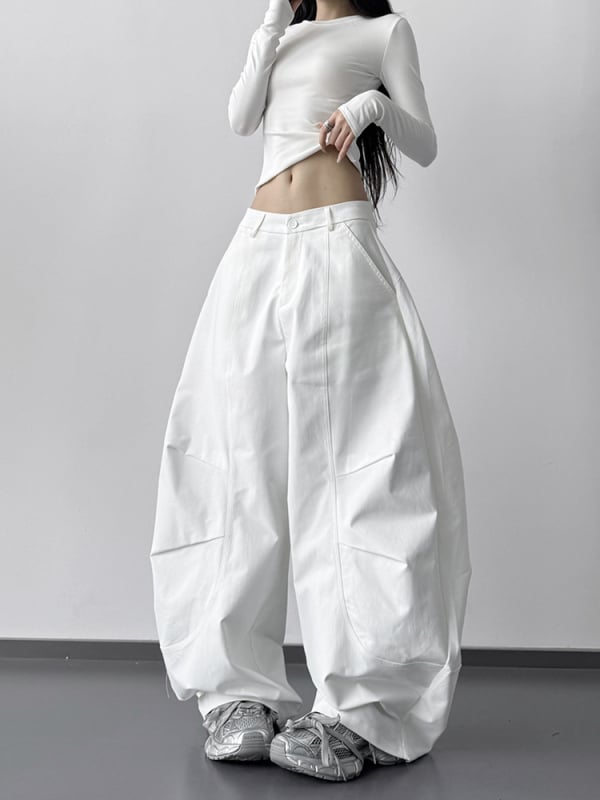 Ženske hlače od denima – ravni kroj, srednji pojas, opušteni gradski stil, debeli materijal, zima 2025