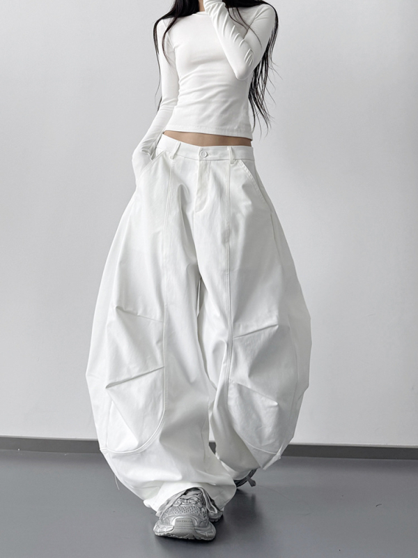 Ženske hlače od denima – ravni kroj, srednji pojas, opušteni gradski stil, debeli materijal, zima 2025