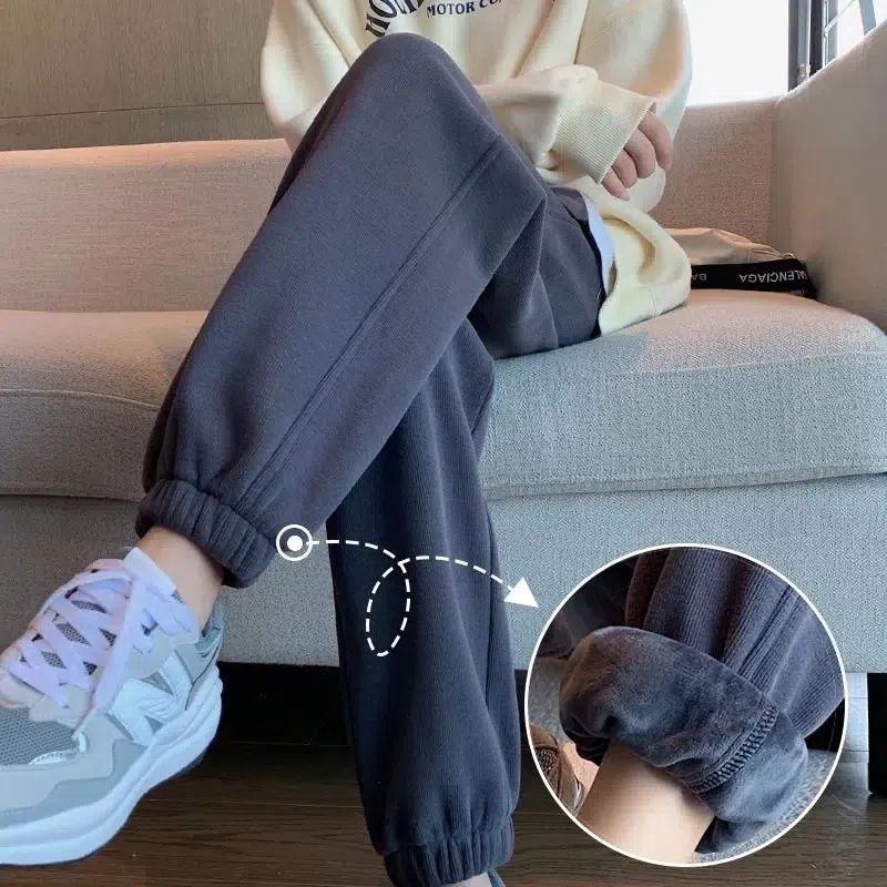 Ženske hlače Jogger s flis podstavom, debele, slobodan kroj, manžete na gležnjevima, haremski stil