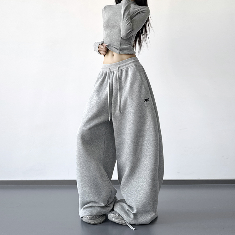 Ženske trenirke s flis podstavom, teške, s zakrivljenim rubom, visokim strukom, širokim krojem, zima 2025