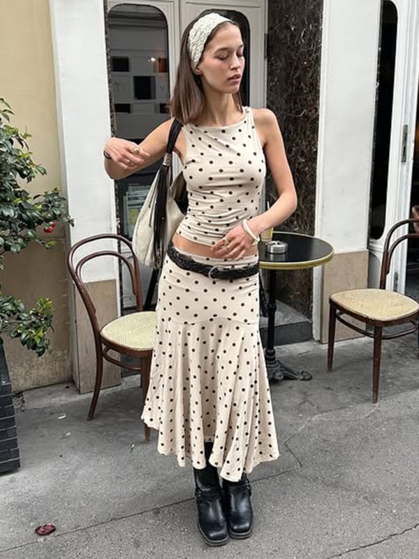 Kostim sa suknjom bez rukava: top bez rukava s brodom i srednje duljine suknja, točkasti uzorak, materijal: mliječna svila; 95% poliester + spandex