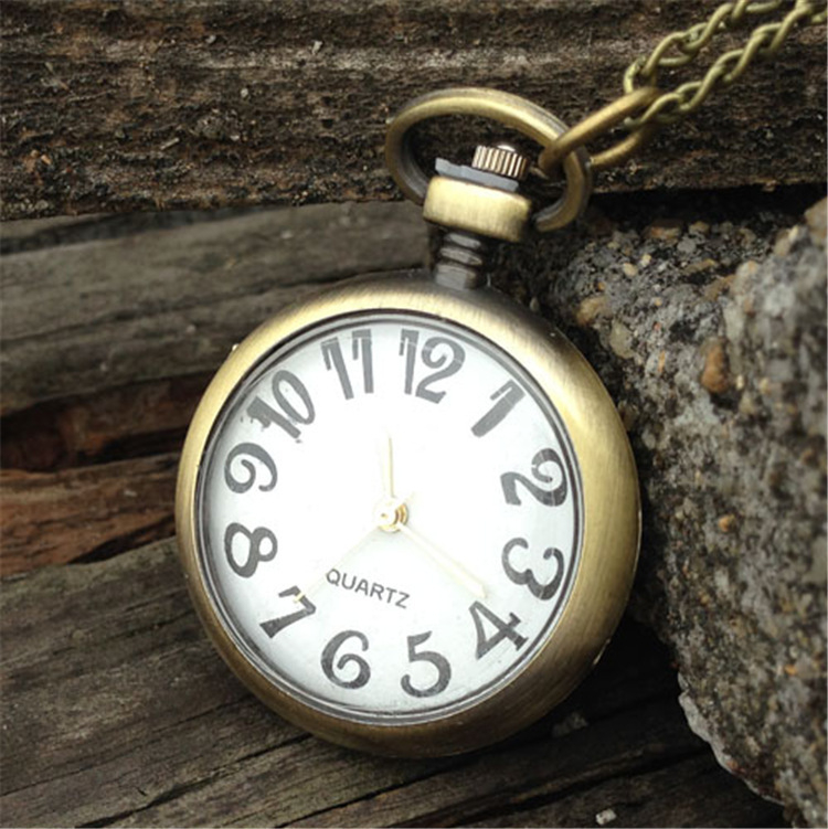 Ρολόι τσέπης με μηχανισμό Quartz, κάσα από κράμα ψευδαργύρου, λουράκι από κράμα, κυκλικός καντράν με ρωμαϊκούς αριθμούς και κρεμαστή αλυσίδα