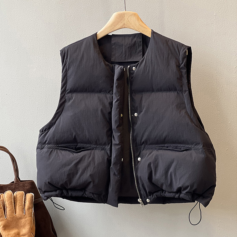Vesta din nylon cu umplutură de bumbac, lungime scurtă, guler rotund, fermoar, croială lejeră