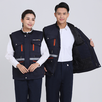 Ziemas darba veste no poliestera-kokvilnas, bieza, piemērota rūpniecībai; Materiāls: poliestera-kokvilna; Svars: 0,9 kg; Bez piedurknēm