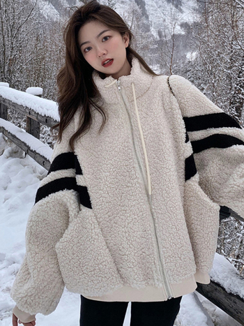 Ženski kaput od ovčjeg pliša, stil korejskog, stojeći ovratnik, zatvarač na zip, dugi rukavi, srednja duljina 50–65 cm