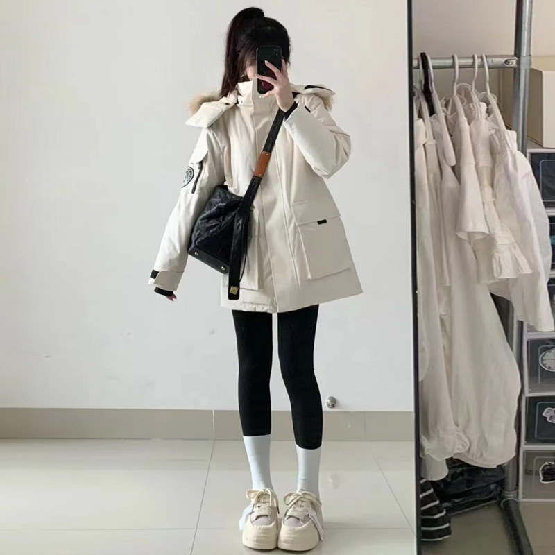 Ženski srednje dug kaput s krznim ovratnikom, Silk Cotton punjenje, široka silueta, prednji zip, 3D uzorak