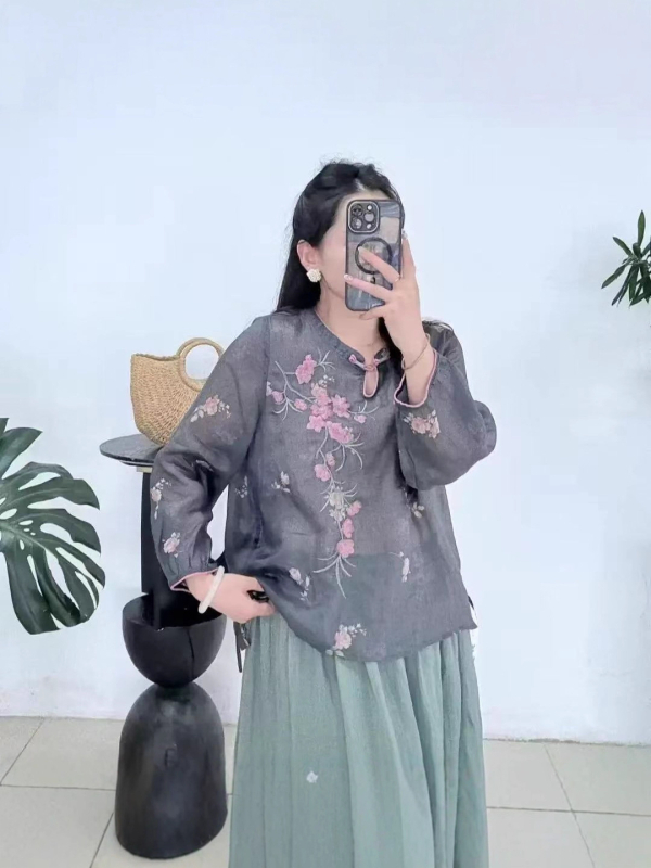 Hanfu čaj haljina od ramije s teškom izvezenom ukrasom, V-izrez s kosim reverom, 3/4 rukavi, 95% ramije, ljeto 2025