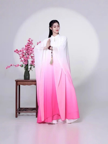 Zen plesna haljina, kineska inspiracija, tekući kroj, ženska haljina od poliestera; sastav 70-80% poliestera; sezona: jesen 2025; etiketa na ovratnik; s etiketama.