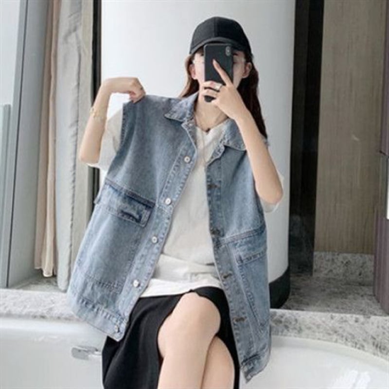 Moteriška trumpa džinsinė striukė su polo apykakle, laisvas siluetas, denim/medvilnės mišinys, pavasaris 2025