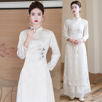 Zen ihletésű qipao tea ruha állon lévő gallérral, hímzéssel és hosszú ujjúval – őszi kínai stílus, eredeti dizájn továbbfejlesztett (Anyag: pamut-poliészter keverék; Fő anyag: poliészter; Tartalom: 30% alatt)