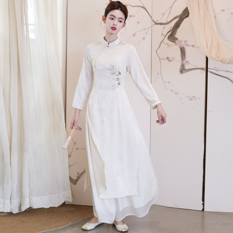 Zen ihletésű qipao tea ruha állon lévő gallérral, hímzéssel és hosszú ujjúval – őszi kínai stílus, eredeti dizájn továbbfejlesztett (Anyag: pamut-poliészter keverék; Fő anyag: poliészter; Tartalom: 30% alatt)