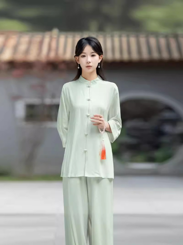 Két részes Tai Chi és Jóga szett, kendervászon anyag 70–80%, kollázs varrással, 2024 nyár, néptáncra alkalmas