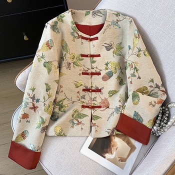 Hánfu inspirált felső/kardigán dzseki chenille brokáttal, csomó gombokkal, fejlett hímzéssel és jacquard szövettel; Fő anyag: kecskebőr; Modell Flower Through the Ages-0230; univerzális méret