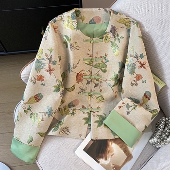 Hánfu inspirált felső/kardigán dzseki chenille brokáttal, csomó gombokkal, fejlett hímzéssel és jacquard szövettel; Fő anyag: kecskebőr; Modell Flower Through the Ages-0230; univerzális méret