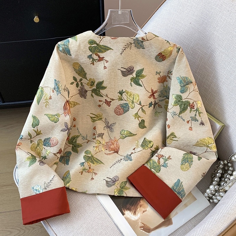 Hánfu inspirált felső/kardigán dzseki chenille brokáttal, csomó gombokkal, fejlett hímzéssel és jacquard szövettel; Fő anyag: kecskebőr; Modell Flower Through the Ages-0230; univerzális méret