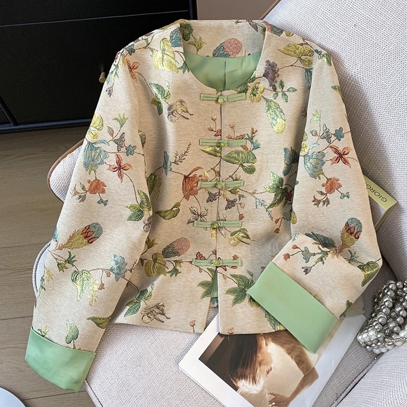 Hánfu inspirált felső/kardigán dzseki chenille brokáttal, csomó gombokkal, fejlett hímzéssel és jacquard szövettel; Fő anyag: kecskebőr; Modell Flower Through the Ages-0230; univerzális méret